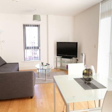 Serviced Apartment In Liverpool City Centre - Free Parking - Balcony - By Happy Days Exterior foto