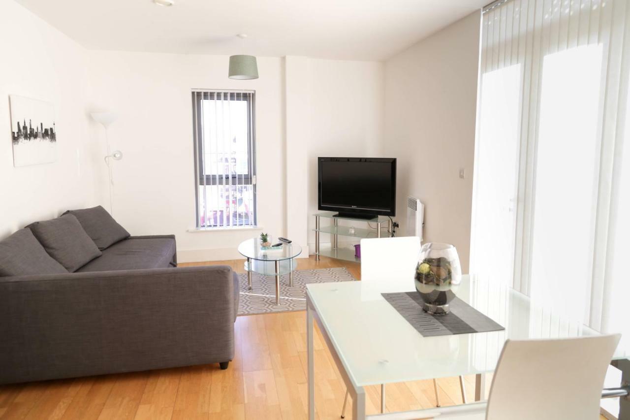 Serviced Apartment In Liverpool City Centre - Free Parking - Balcony - By Happy Days Exterior foto