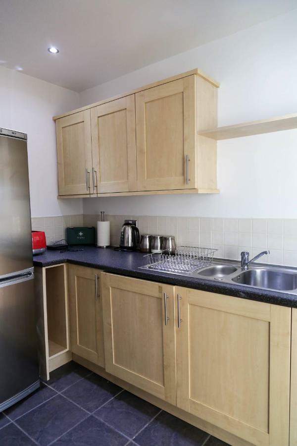 Serviced Apartment In Liverpool City Centre - Free Parking - Balcony - By Happy Days Exterior foto