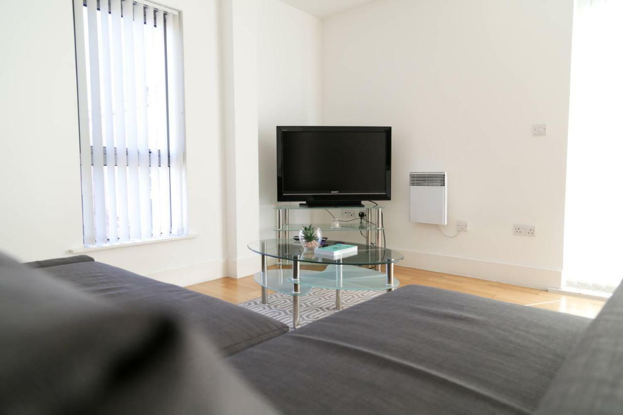 Serviced Apartment In Liverpool City Centre - Free Parking - Balcony - By Happy Days Exterior foto