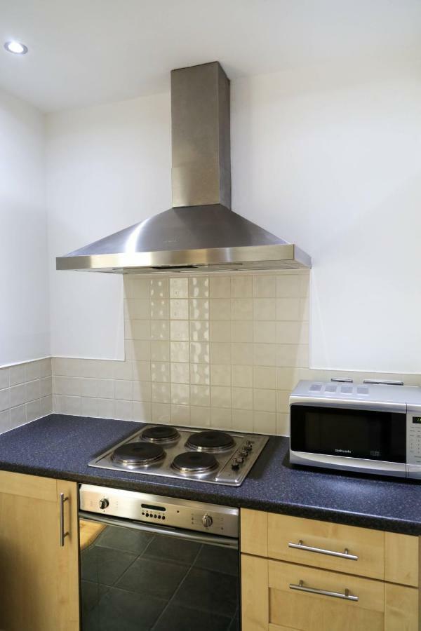 Serviced Apartment In Liverpool City Centre - Free Parking - Balcony - By Happy Days Exterior foto